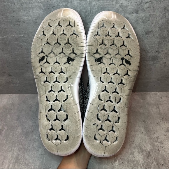 Nike Free Run Flyknit Running Shoes Womens sz 8 - black/grey - Picture 6 of 6